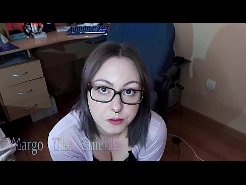 ❤️ Сексуальная Девушка В Очках Глубоко Сосет Фаллоимитатор На Камеру ️ Видео ебли на нашем сайте ️❤